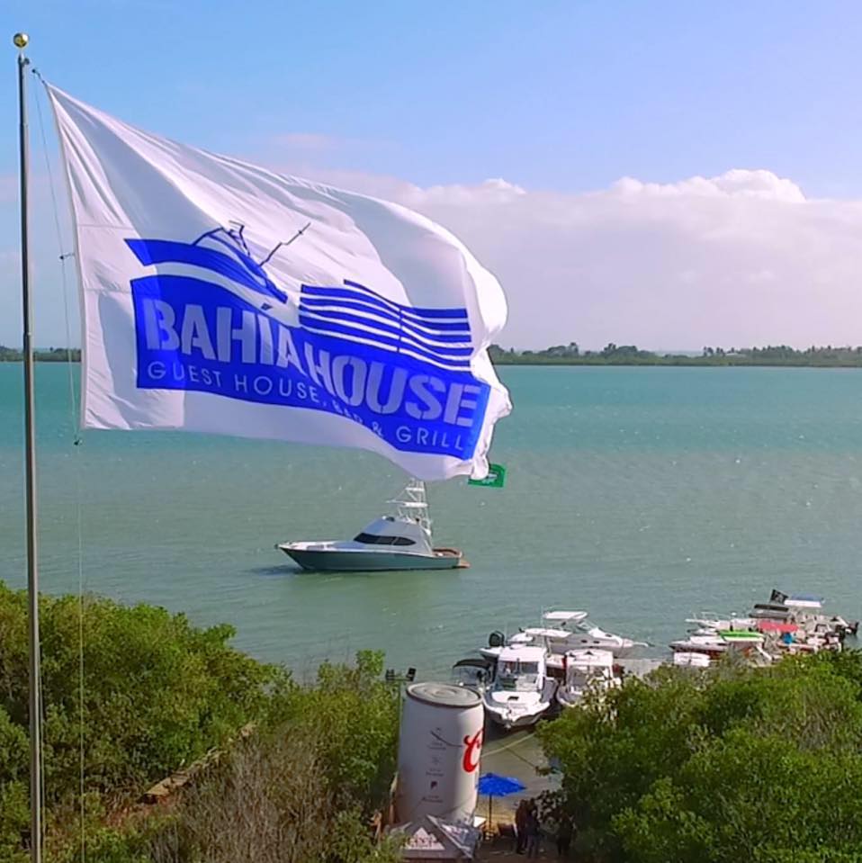 Bahia House Guest House Bar & Grill